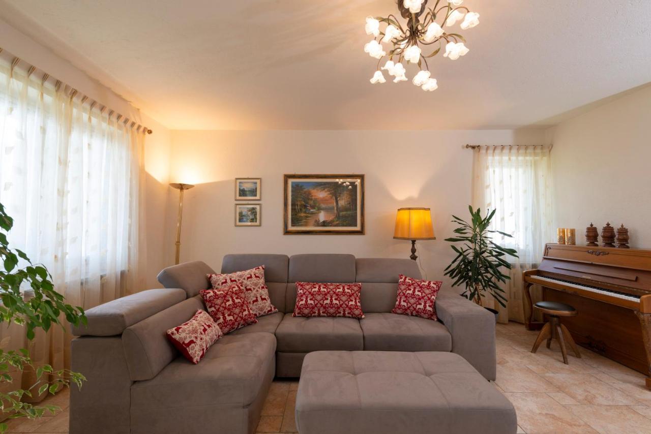 Villa Mara - Aosta - 200 Mq - Wifi - Jacuzzi - Parcheggio - Giardino Exterior foto